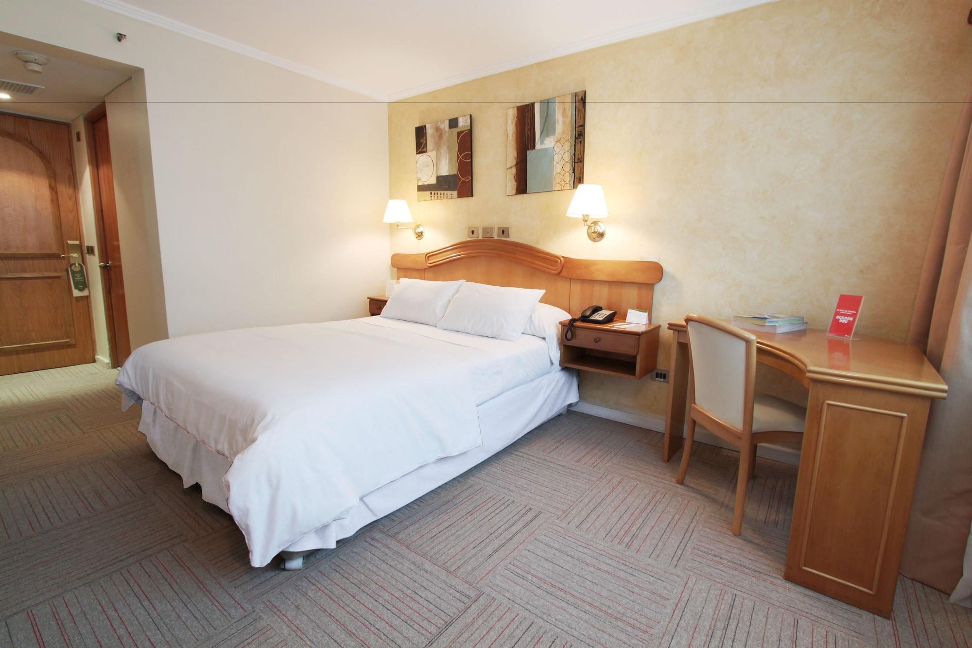 Hotel Torremayor Lyon سانتياغو الغرفة الصورة