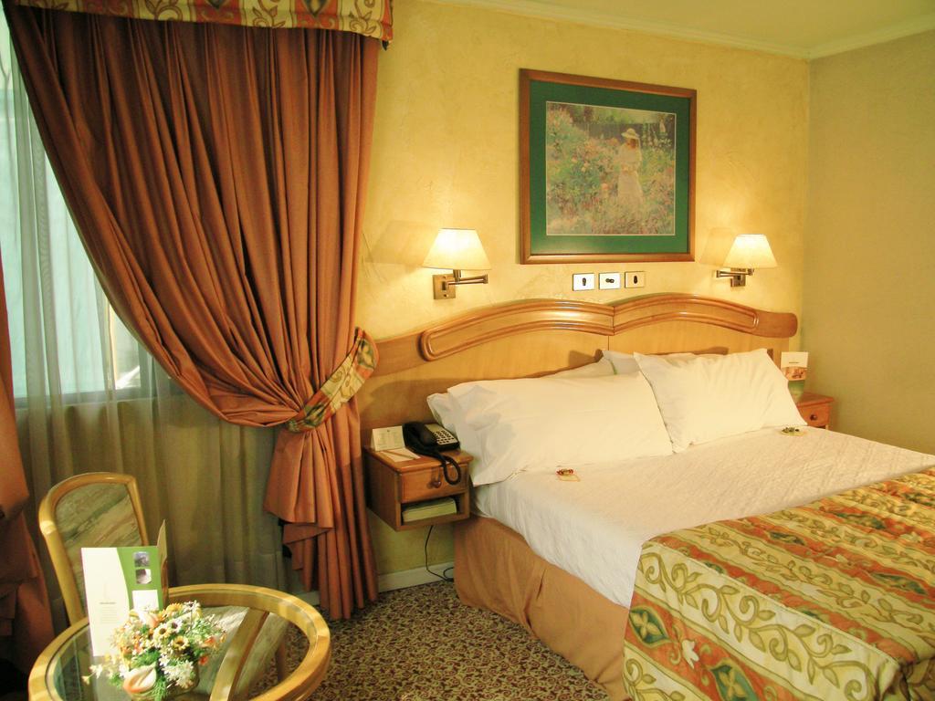 Hotel Torremayor Lyon سانتياغو المظهر الخارجي الصورة