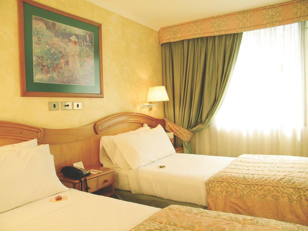 Hotel Torremayor Lyon سانتياغو المظهر الخارجي الصورة